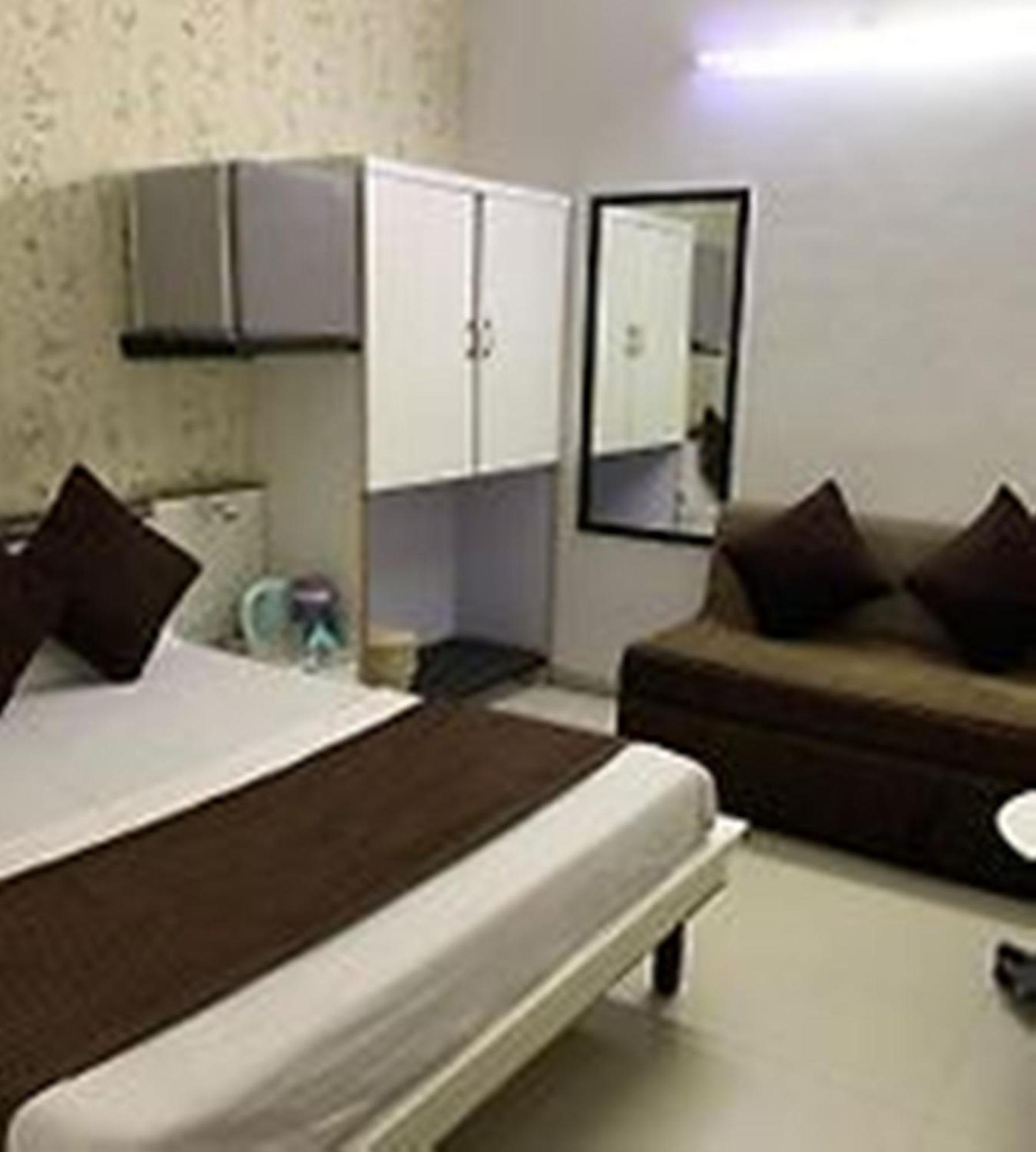 Hotel Chatako Ahmedabad Luaran gambar