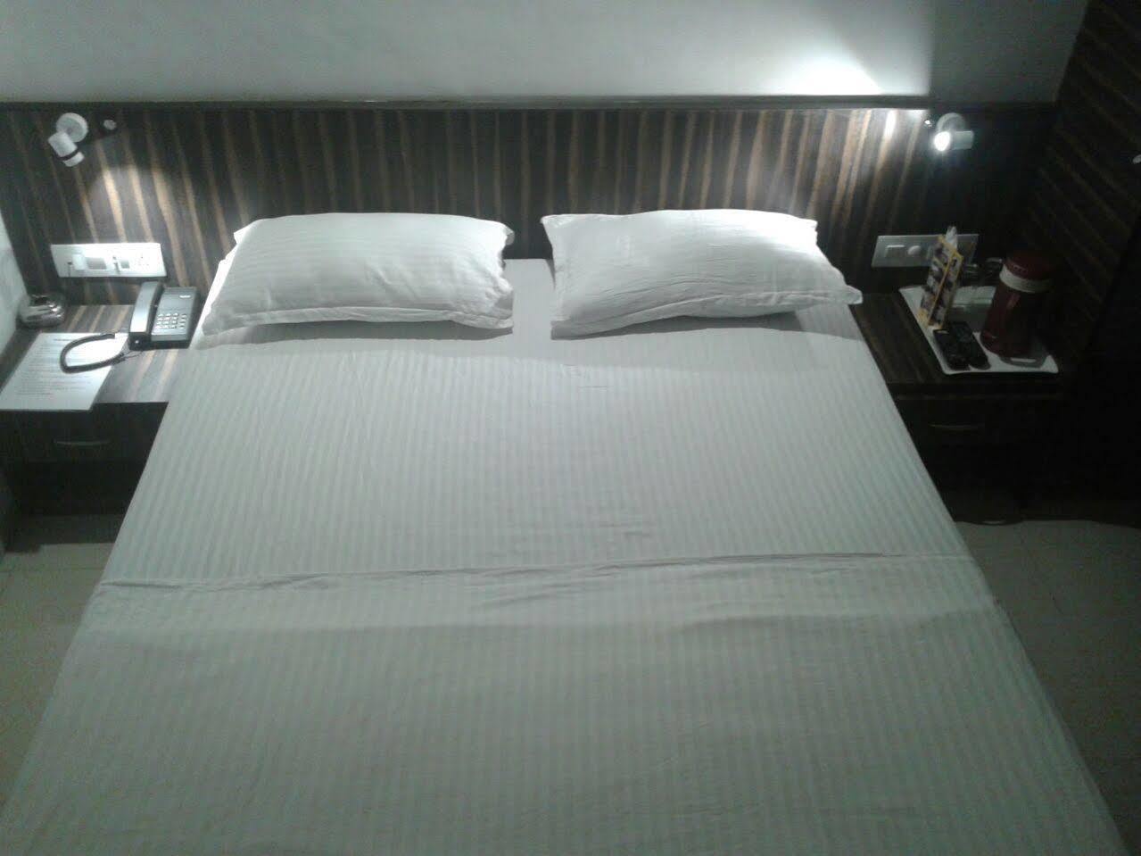 Hotel Chatako Ahmedabad Luaran gambar